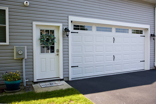 24/7 Emergency Garage Door Panel Replacement experts in Bedford, VA